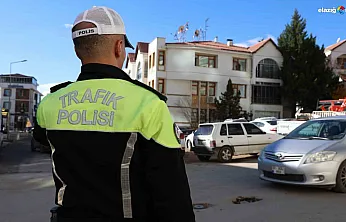 Elazığ'da trafik ekipleri sahada: Yoğun bölgelerde denetimler artırıldı