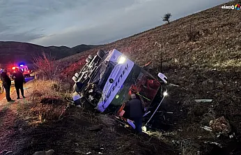 Elazığ Firmasına Ait Otobüs Afyonkarahisar'da Devrildi: 2 Ölü, 21 Yaralı!