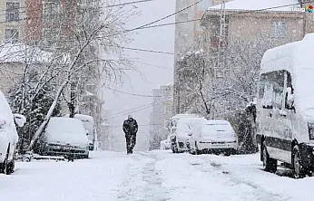 Yollar cam gibi! Keban ve Sivrice'de 'Taşımalı Eğitime' kar engeli