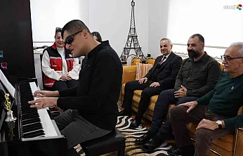 İşte Elazığlı Mehmet'in azim dolu yolculuğu: Dört enstrüman, bir derece!