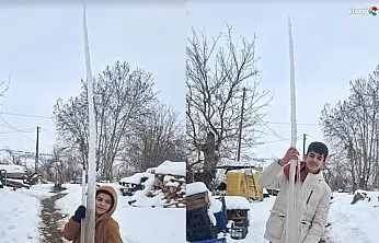 Termometreler çakıldı, Palu buz kesti: Metrelik sarkıtlar şaşırttı