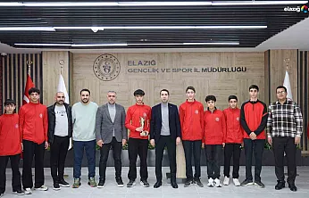 Transfer yok, başarı çok: Elazığ hokeyde son dörtte