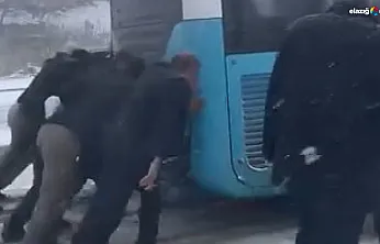 Palu'da imece usulü kurtarma: Otobüs saplandı, vatandaş çıkardı!