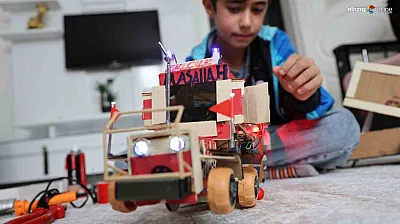 Harçlıklar parçaya, atıklar sanata dönüştü: 12 yaşındaki Elazığlı mucit ezber bozdu