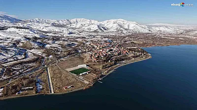 Elazığ beyaz gelinliğini giydi: İşte Harput'tan Hazar Gölü'ne kar manzaraları