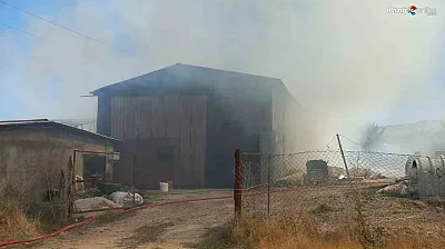 Elazığ Sarıçubuk Köyünde Samanlık Yangını Korkuttu!