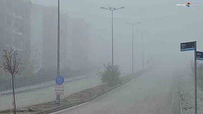 Elazığ'da yoğun sis sürücüleri zorladı: görüş mesafesi yer yer 5 metreye düştü