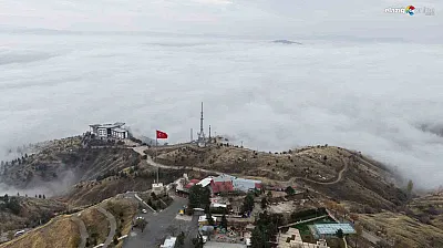 Elazığ Sis Denizine Döndü: Harput'ta Güneş Açtı, Şehir Bulutların Altında Kaldı!