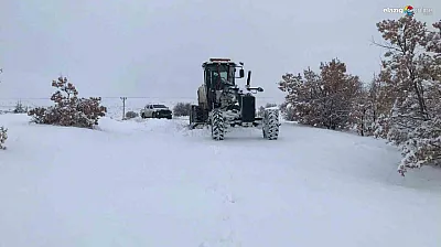 Kar kalınlığı 20 santimetreyi aştı: Elazığ'da kış operasyonu başladı