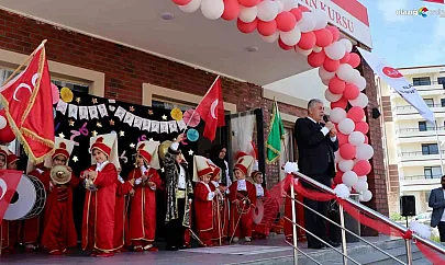Elazığ'da Bed-i Besmele Coşkusu: Minik Hafızlar Kur'an-ı Kerim Tilavetiyle Göz Doldurdu!