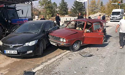 Elazığ'da Feci Kaza: İki Otomobil Çarpıştı, 1 Ölü!