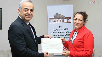 Elazığ'da ailelere altın bilezik! Modüler Aile Eğitimi sertifikaları verildi
