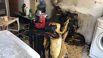 Elazığ'da depo yangını paniği: İtfaiye binalara sıçramadan 'dur' dedi!