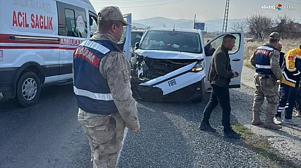 Karakoçan'da trafik kazası: 3 yaralı