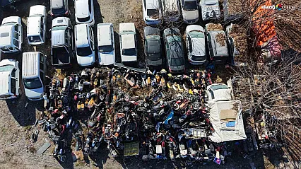 Elazığ yediemin otoparkında yasal süreç çıkmazı: Lüks araçların içinde otlar bitiyor!