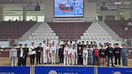 Hatay'da 'Gakgo' rüzgarı: Elazığlı karateciler 45 madalya ile döndü!