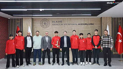 Transfer yok, başarı çok: Elazığ hokeyde son dörtte