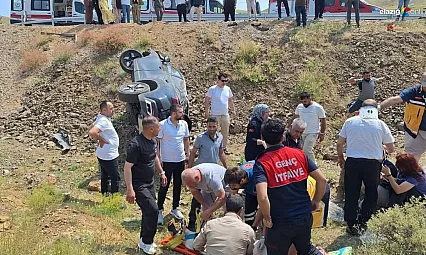 Bingöl'de otomobil şarampole devrildi: 4 yaralı