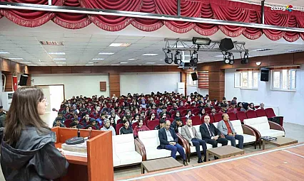 Eğil Belediyesi lise öğrencilerine etkili sınav hazırlıkları konferansı verdi