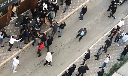 Elazığ'da Masa ve Sandalyeler Havada Uçuştu! Polis Kavgayı Güçlükle Ayırdı