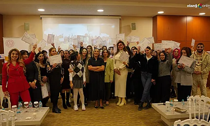 Işıklar altında kusursuz görünüm: Elazığ'da sinema makyajı eğitimi