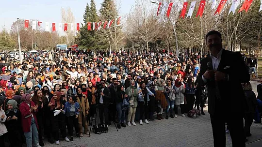 Baharın gelişini öğrenciler doyasıya eğlenerek kutladı