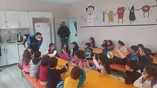 Elazığ polisinden 'Bilinçli Toplum Duyarlı Elazığ' Projesi