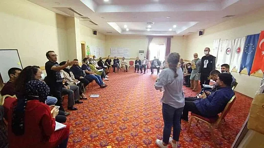 Görünmezi Görünür Kıl projesinde çalışanların eğitimi sürüyor