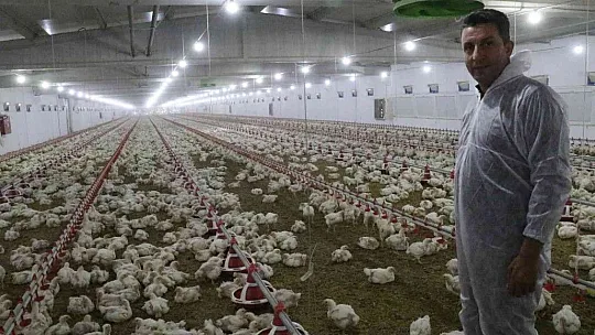 TKDK'dan aldığı destek ile köyünü tavuk ve besi çiftliğine çevirdi