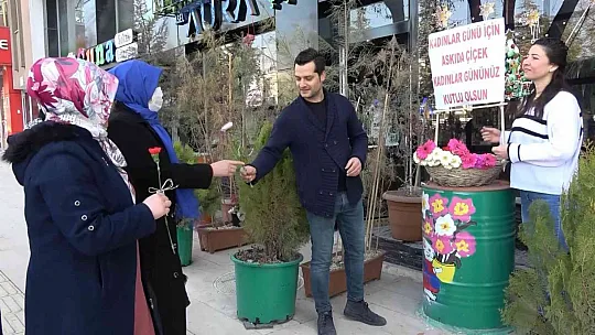 'Askıda çiçek' kampanyası gelenek haline dönüştü