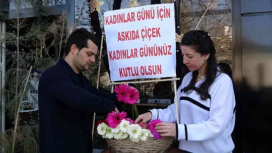 'Askıda çiçek' kampanyası gelenek haline dönüştü