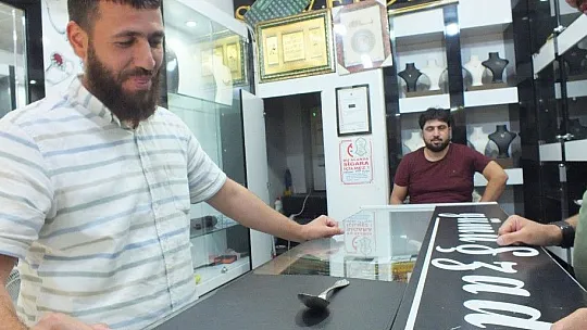 Babam bu kaşığı yanına almadan hiçbir yere gitmez