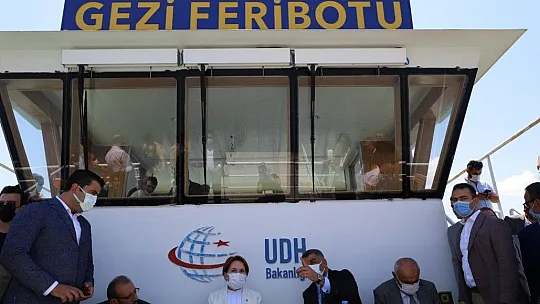 Akşener, şehit öğretmen anısına Munzur'a karanfiller bıraktı