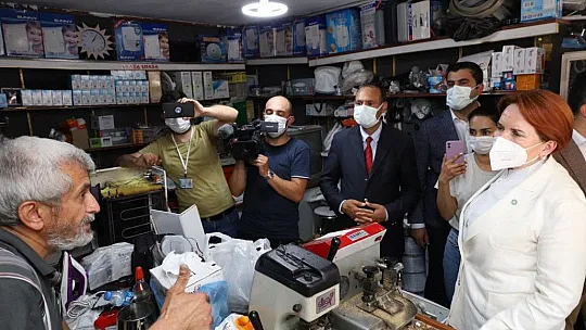 Akşener, şehit öğretmen anısına Munzur'a karanfiller bıraktı