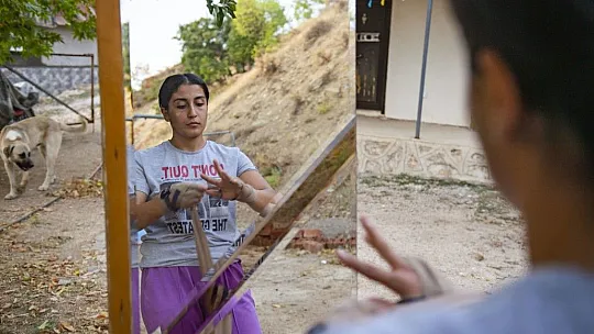 Milli kick boksçu kuzenler, madalya için evlerinin bahçesinde güç depoluyorlar
