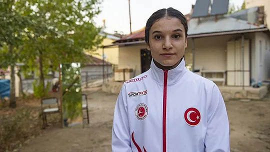 Milli kick boksçu kuzenler, madalya için evlerinin bahçesinde güç depoluyorlar