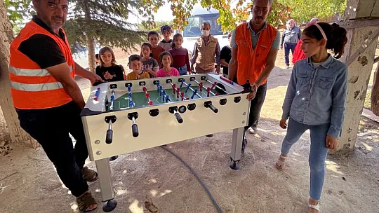 Artık meyve kasasında değil langırt masasında oynayacaklar