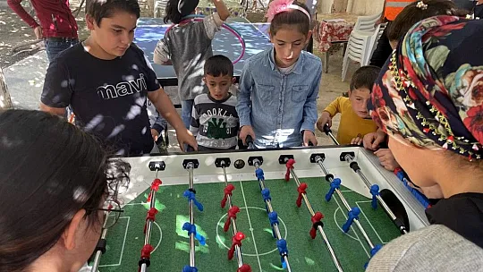 Artık meyve kasasında değil langırt masasında oynayacaklar