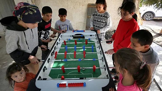 Artık meyve kasasında değil langırt masasında oynayacaklar