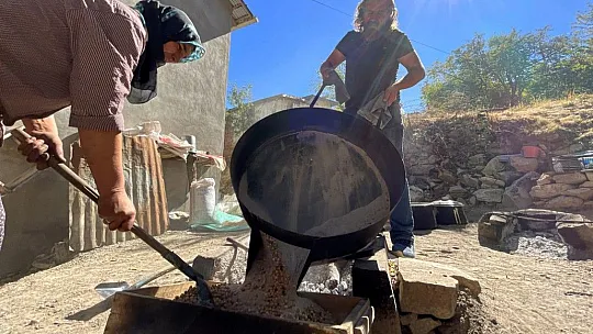 Elazığ'ın tescilli lezzeti Ağın leblebisine talep artıyor