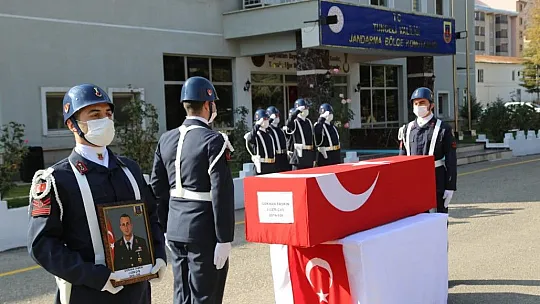 Kalp krizi geçirip hayatını kaybeden uzman çavuş memleketine uğurlandı