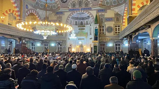 2022 yılının ilk ışıklarında sabah namazında buluştular