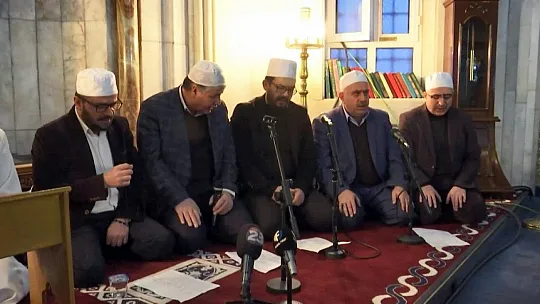 2022 yılının ilk ışıklarında sabah namazında buluştular