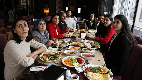 Köyde yaşayan kadınları sosyal aktivitelerle buluşturuyorlar