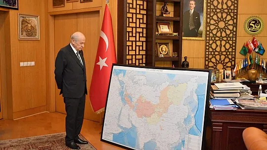 MHP lideri Devlet Bahçeli tasarlayıp çizdirdi: Türk Dünyası Haritası