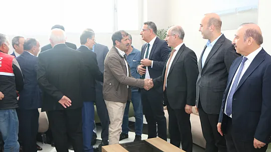 İl Özel İdaresi'nde ilk iş günü bayramlaşma ile başladı