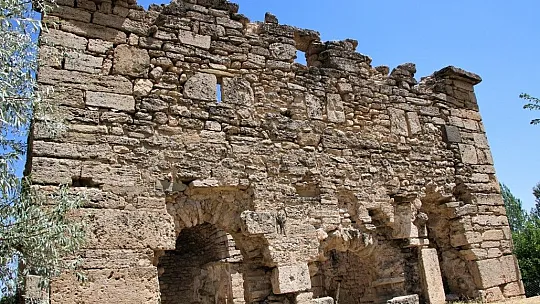Bu Köyde 6 Tescilli Tarihi Yapı Var