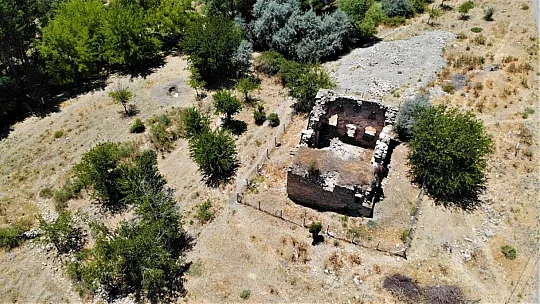 Bu Köyde 6 Tescilli Tarihi Yapı Var