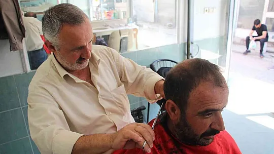 Dede mesleğini 51 yıldır kesintisiz sürdürüyor