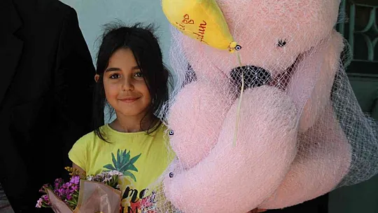 Başkan Şerifoğulları minik kızın talebine kayıtsız kalmadı